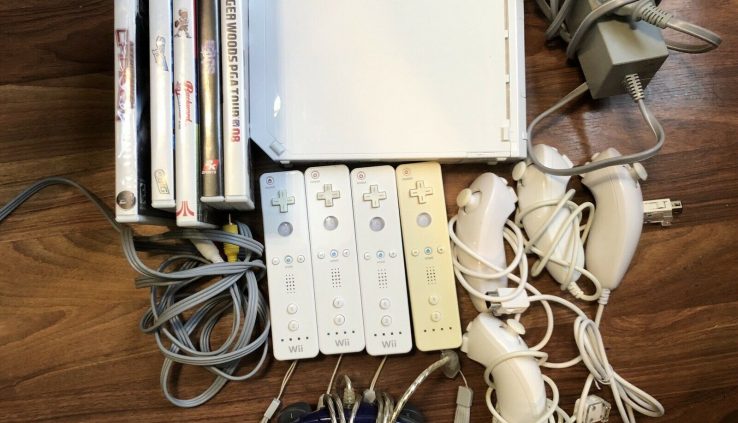 Nintendo Wii White –  7 Games 5 Controllers  4 Nunchucks Zelda Mario Kart 64