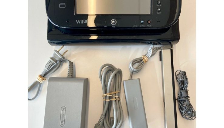 Nintendo Wii U Gloomy Console 32 GB With Gamepad and All Cables