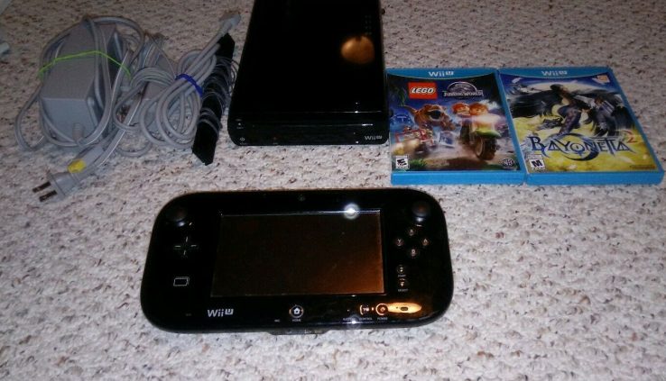 Nintendo Wii U Deluxe 32GB Dark Console Lot w/ Games Gadget Bundle Tested