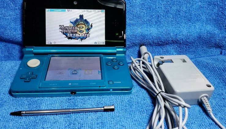 Nintendo 3DS CTR-001 Console – Aqua Blue – Ideal Condition w/ Charger