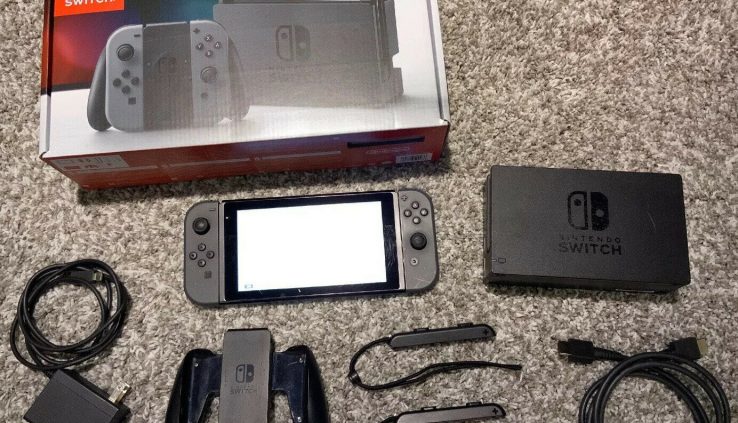 Nintendo Swap 32GB Gray Console (with Gray Joy-Cons)