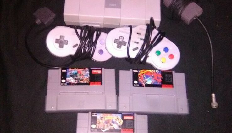 Dapper Nintendo SNES Console Lot W/ Cords and 5 games