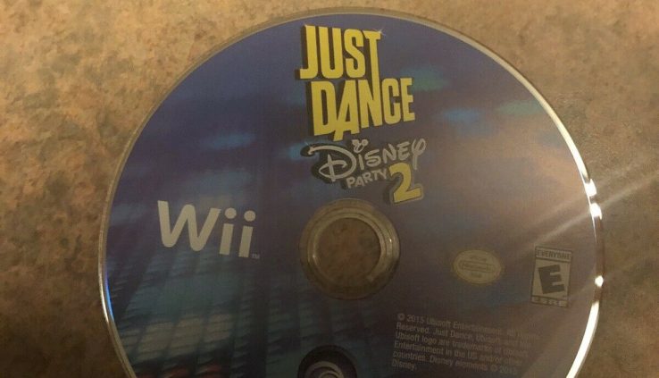 JUST DANCE DISNEY PARTY 2 wii recreation (Stamp Unusual, Disc Fully NO CASE, Never Performed)