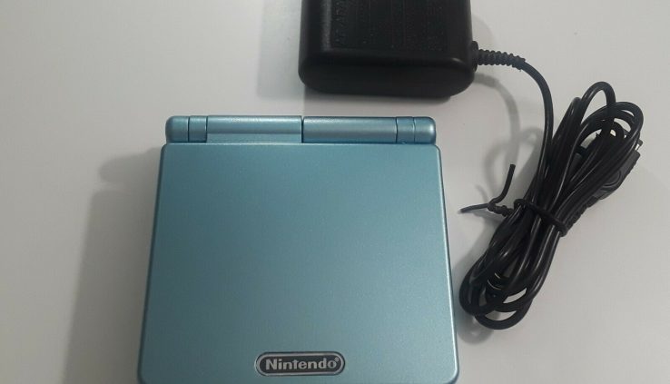 Nintendo Game Boy Reach SP AGS-001 Pearl Blue With Charger