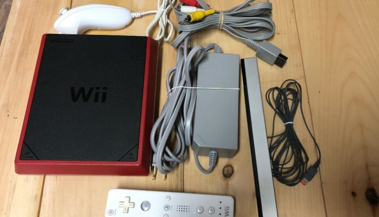 Full Nintendo Wii Mini 8GB Pink Console Machine Bundle Looks to be And Works Fantastic