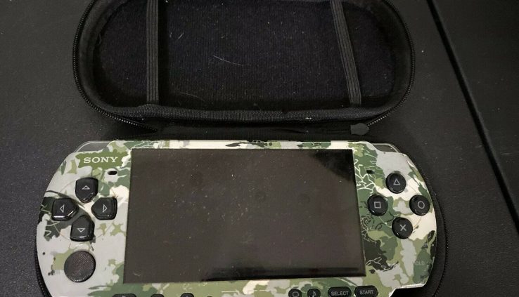 Metal Instruments Solid Peace Walker Camo Sony PSP-3001 Working FAST SHIPPING