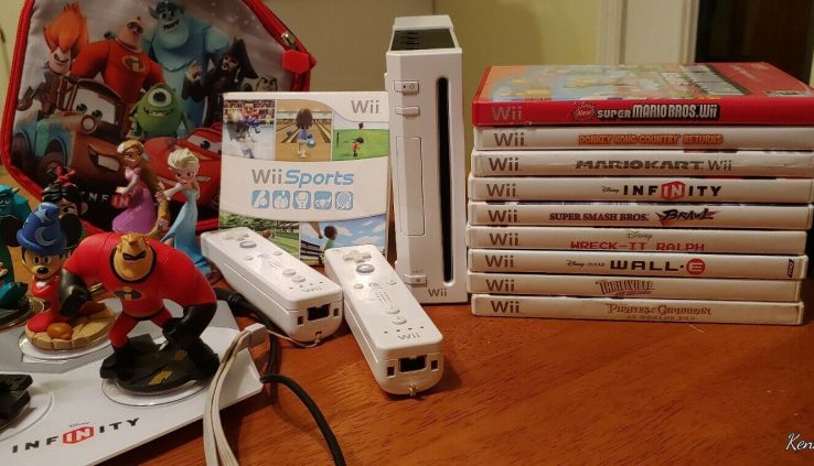 Nintendo Wii Sports Console w games
