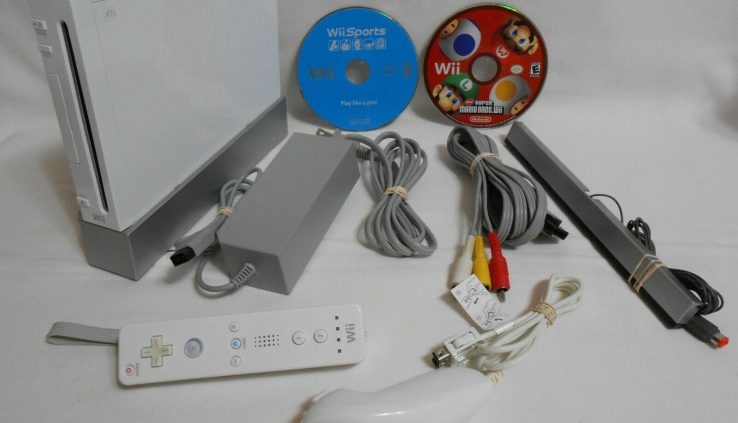 Nintendo Wii White Console Machine Bundle RVL-001 With Wii Sports And Natty Mario