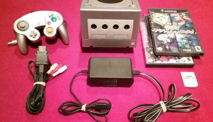 Nintendo GameCube entire System Bundle #908 w 3 video games. Exlnt cond