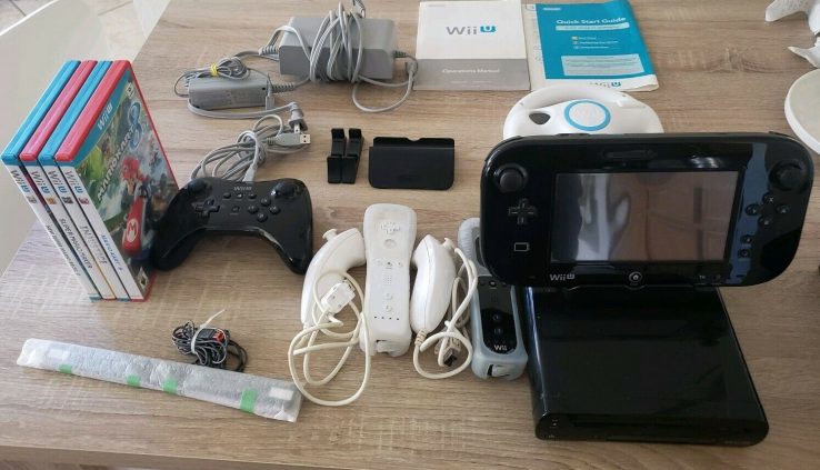 Nintendo Wii U bundle 32GB 3 controllers Total w/ 4 big games TESTED CLEAN