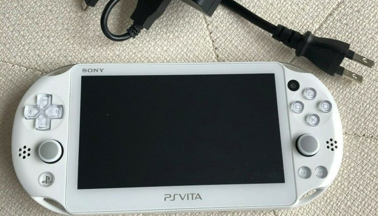 Sony PlayStation Vita (PCH-2000 ZA12) White 3.60 Henkaku + 16GB Memory Card