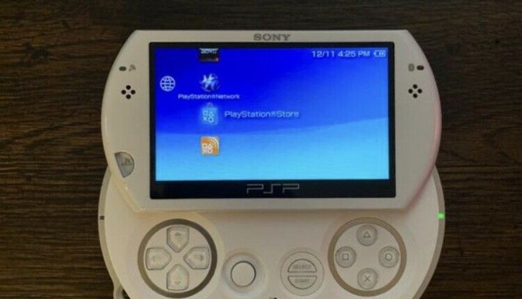 Sony PSP Shuffle 16GB Pearl White Console