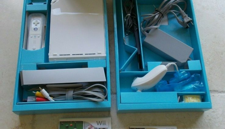 Nintendo Wii White Console RVL-001 Bundle with Accessories and 2 Video Games