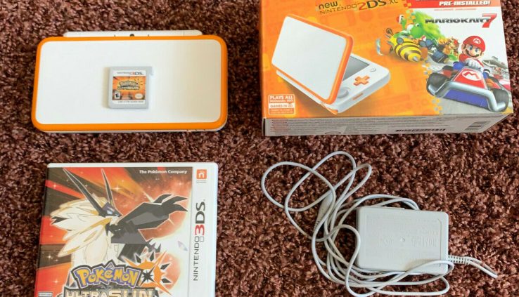 Nintendo 2DS XL orange+white w/ Mario Kart assign in plus Pokemon game