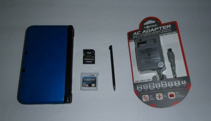 Nintendo 3DS XL Blue/Dusky Handheld Machine (SPRSBKA1) 4GB SD, Charger, 1 Game