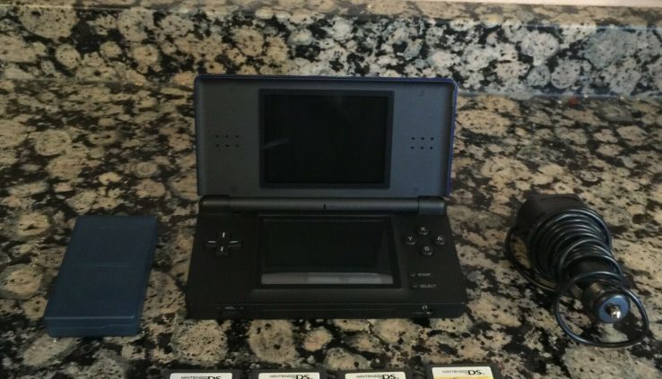 Nintendo DS Lite Handheld Machine with 4 Games