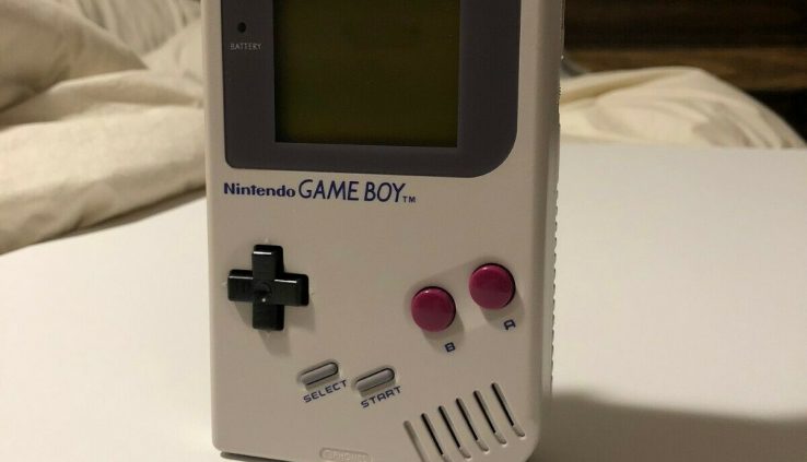 Nintendo Sport Boy Gray Handheld Machine – DMG-01, Refurbished