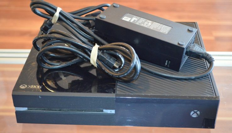Microsoft 1540 Xbox One 500 GB Console – Black – NO CONTROLLER FREE SHIP