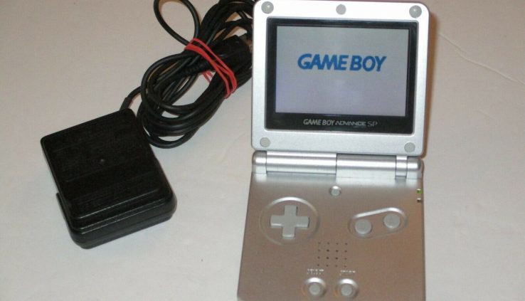 Nintendo Gameboy Come SP AGS-001 Silver TESTED Works With Charger