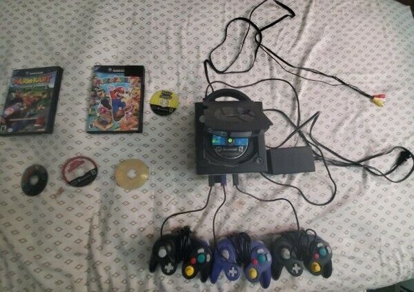 NINTENDO GAMECUBE BUNDLE $500+ VALUE. 5 AAA GAMES, ZELDA, MARIO. 3 CONTROLLERS