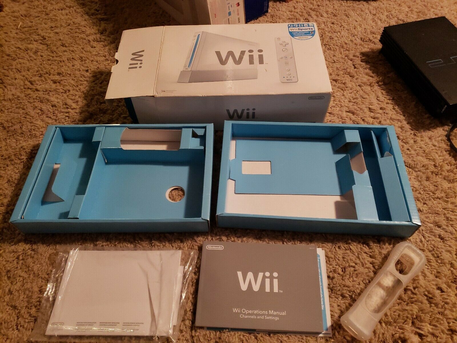 Nintendo Wii Empty White Machine BOX & INSERTS ONLY Wii Sports Manual & Quilt on 