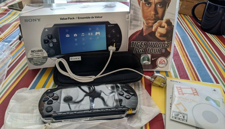 Sony PSP 1001k Price Pack with Tiger Woods PGA Tour