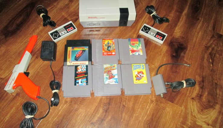 Nintendo NES Arrangement + 6 Games Mountainous Mario Bros. 1 2 3 Ninja Gaiden Zapper Gun