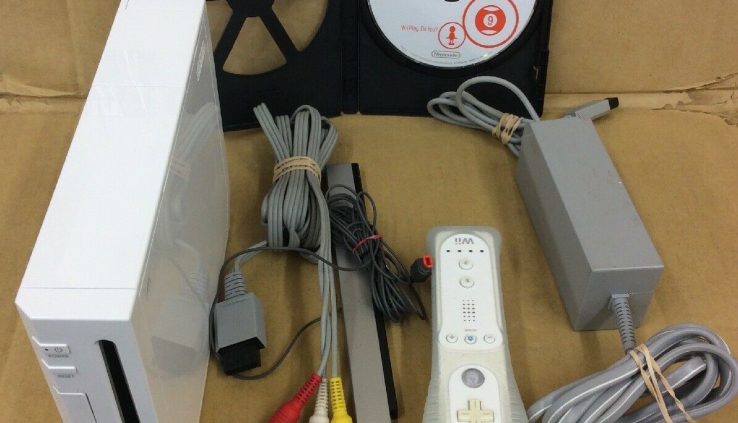 Nintendo Wii RVL-001 White Works With All Cords + Wii Play