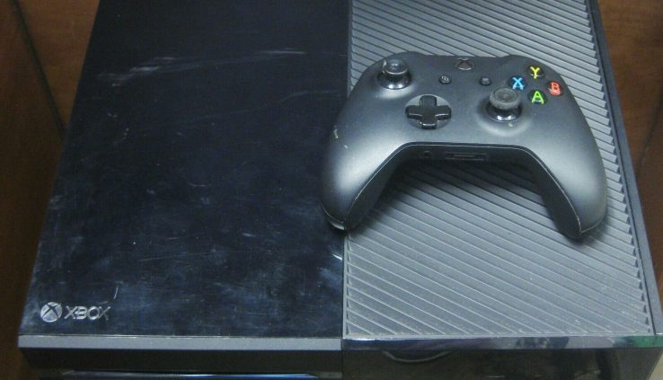Microsoft 1540 Xbox One 500 GB Console – Shaded