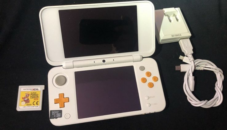 Nintendo 2DS XL White And Orange, No Stylus. EURO Space.SMM3DS, 4gb SD, Charger