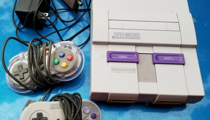Aesthetic Nintendo Console & 18 Video games Lot