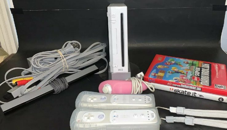 Nintendo Wii Console RVL-001 w/ all Cables Sensor and Remotes & Video games FREE SHIP!