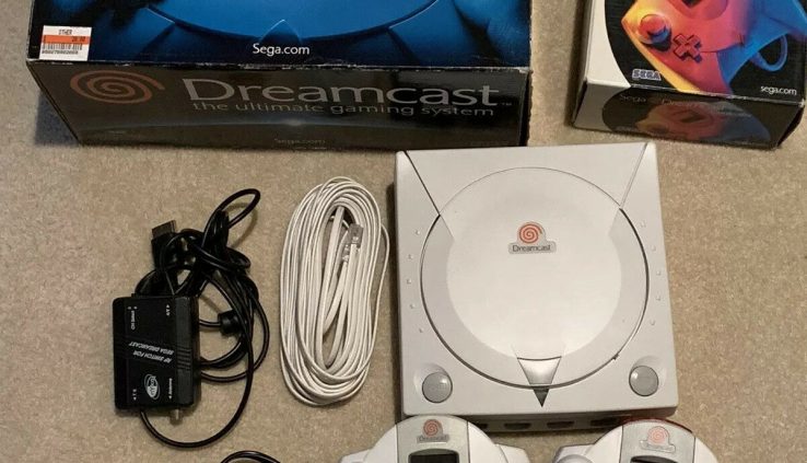 Boxed Sega Dreamcast White Console + Further Controller (NTSC-U) Peek Photos