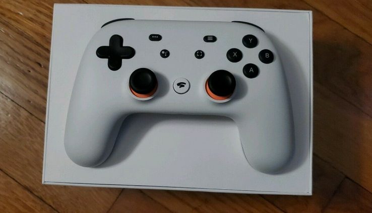 STADIA WHITE CONTROLLER with Google Stadia CLAW Controller Clip* FREE SHIPPING *