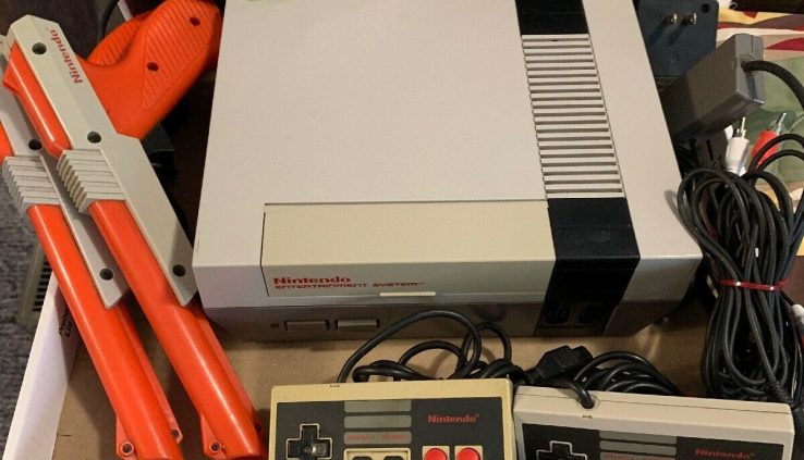 1985 NES-001 Nintendo System Console w/Mammoth Mario Bros/Duck Hunt Examined Works!