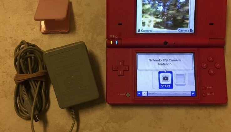 Nintendo DSi Handheld System TWL-001 – Hot Crimson With Charger & Acc-Tidy! Works!
