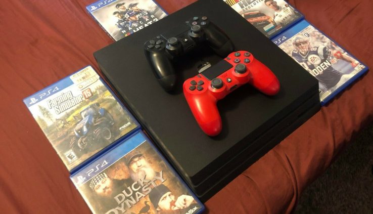 PS4 Educated 1TB Console + 2 Controllers + 5 Games + Cables – 4K Gaming