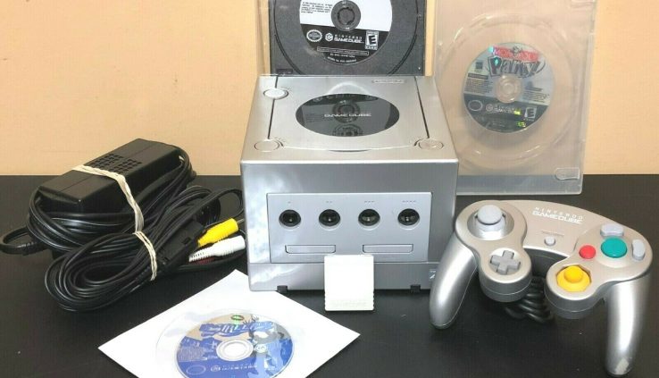 Nintendo GameCube Platinum Silver Console System Bundle w/ Video games – Working