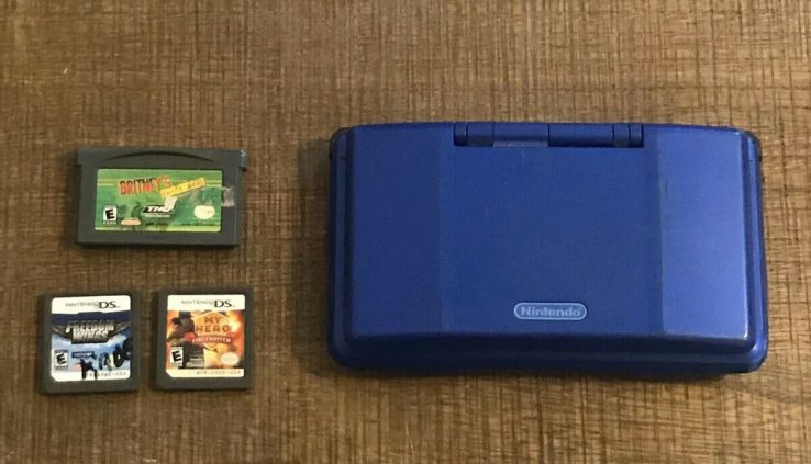 Nintendo DS With 3 Games NOT TESTED NO CHARGER