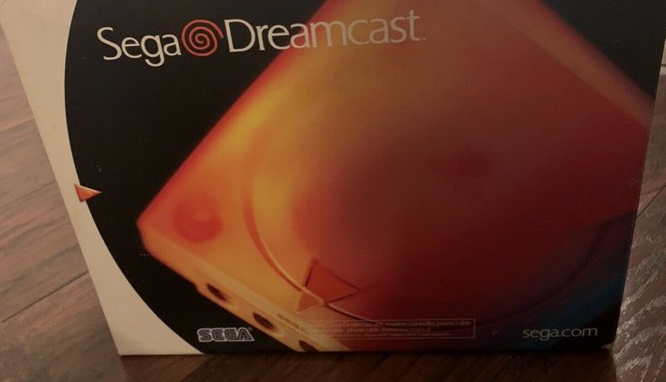 SEGA Dreamcast Console [COMPLETE IN BOX]