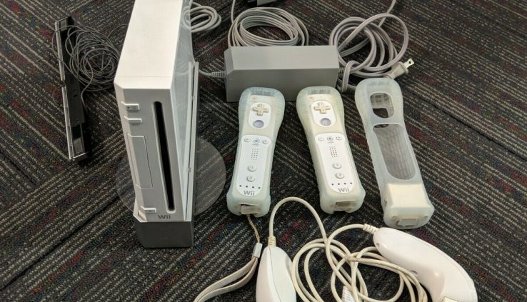 Nintendo Wii White Console (NTSC, RVL-001)