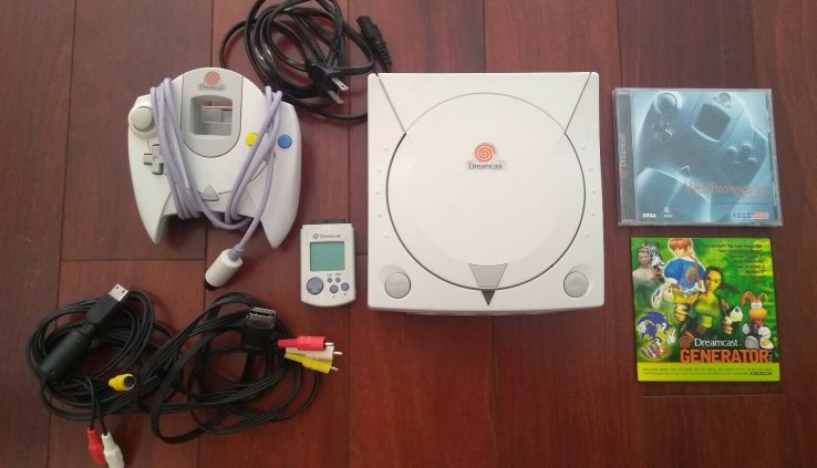Sega Dreamcast with Controller & VMU Memory