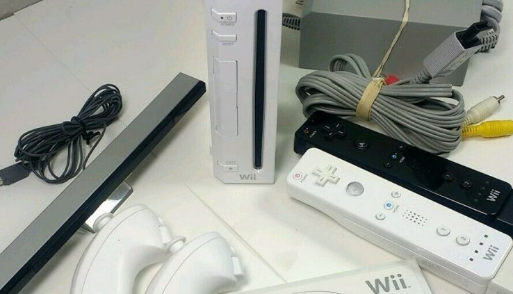 Nintendo Wii RVL001 Game Console Bundle w/ controllers, Wii Sport Resort Movement+