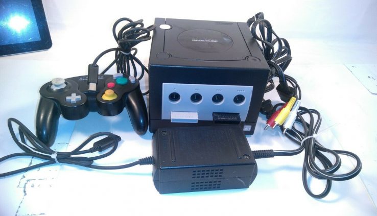 GAME CUBE CONSOLE, B25