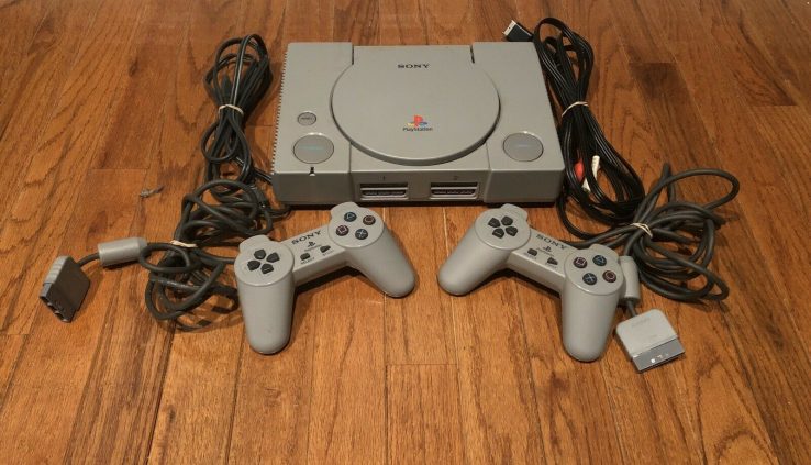 Sony Playstation1 (PS1) Bundle – Mannequin SCPH-5501 w/ 2 Controllers TESTED 