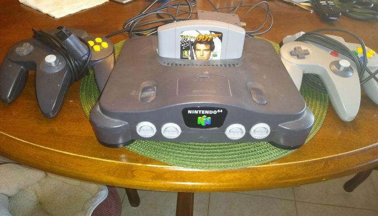 Nintendo 64 N64 Video Game Console with 2 controllers  and 1 game