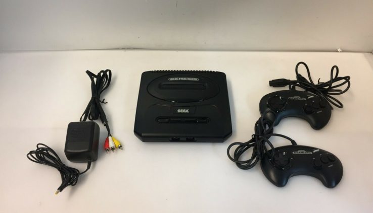 SEGA Genesis II 2 Console w/ 2 Controllers  1MK-1631