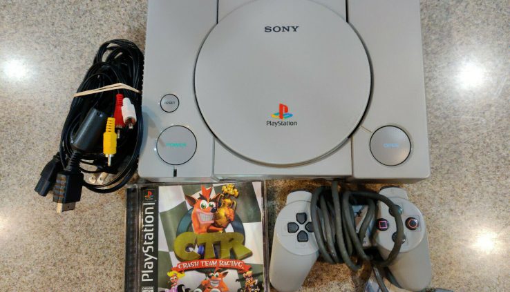 PlayStation PS1 Console SCPH-5501 incl. Controller, and Fracture Team Racing Examined
