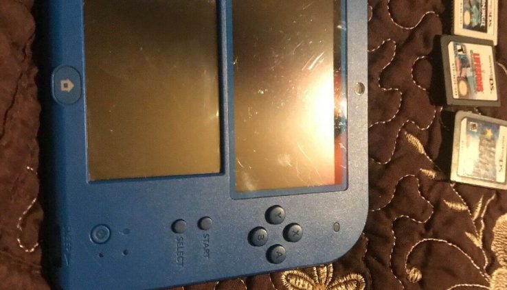 (MA5) Nintendo WAP-002 2DS Blue Handheld Game Arrangement