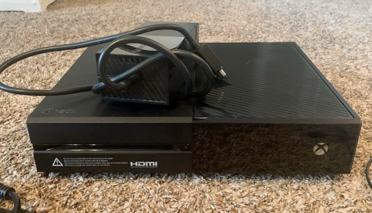 Microsoft Xbox One (1 TB) Bundle/Accessories/Games ( Grownup Owned )